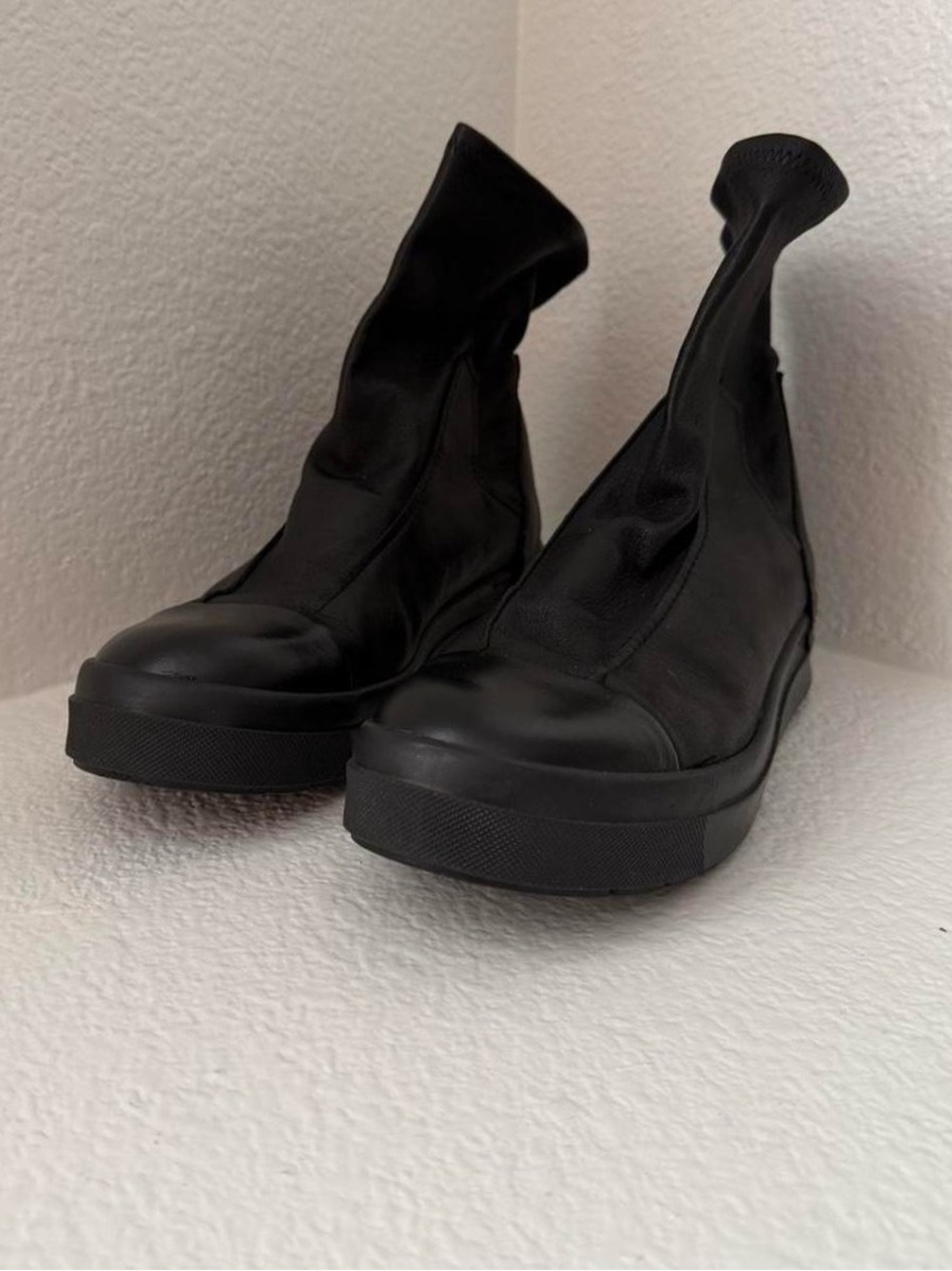 Cinzia Araia black 100% Italian leather combat boots